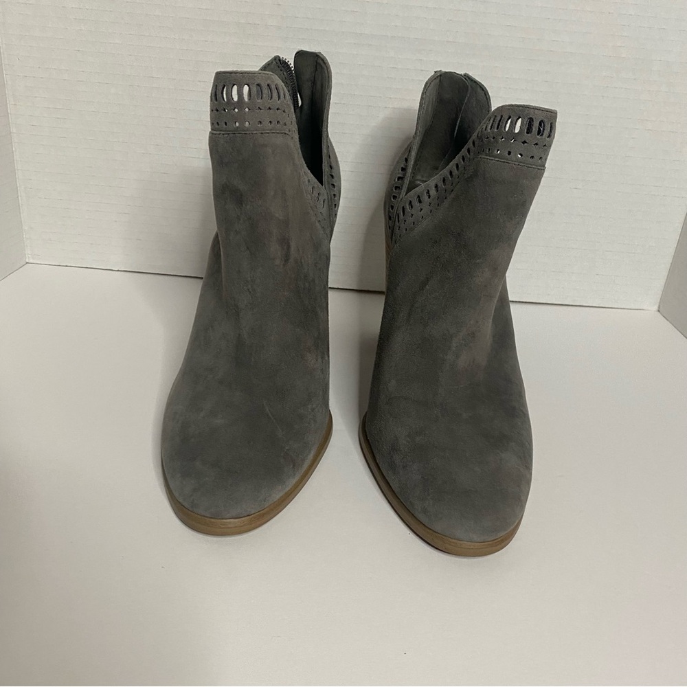 Vince‎ Camuto Fileana Split Shaft Gray Suede Ankle Booties - Picture 5 of 10